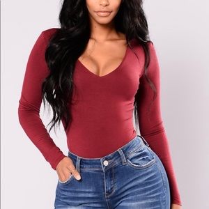 Fashion Nova Londyn Tee - Burgundy